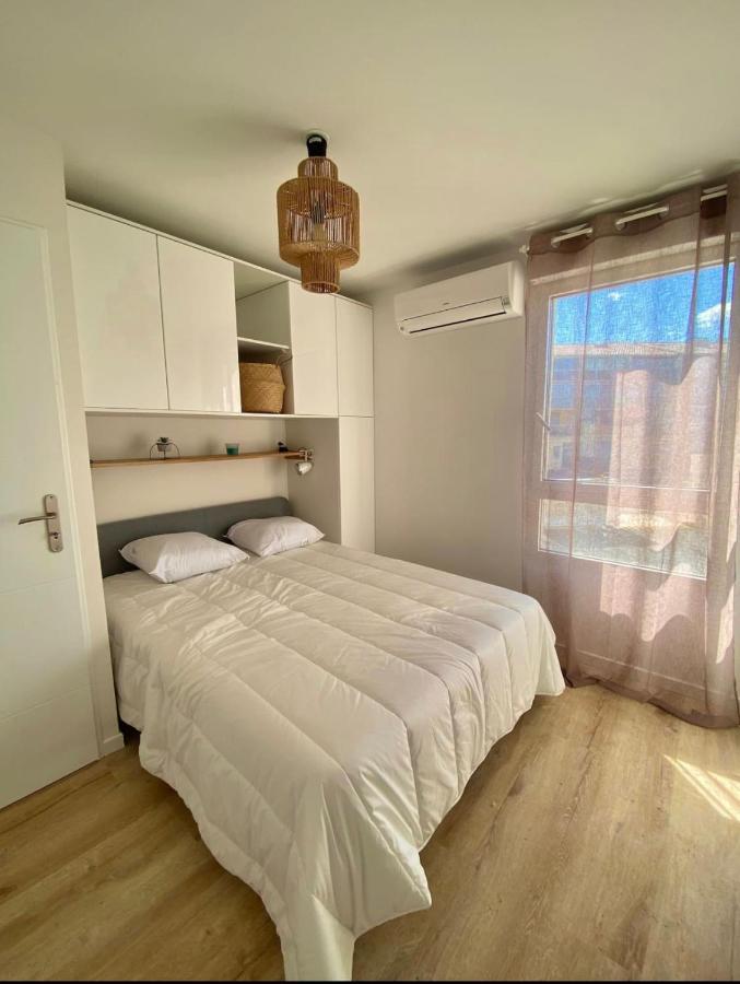 Apartment T3 De Charme Climatise - Piscine - A 5 Min